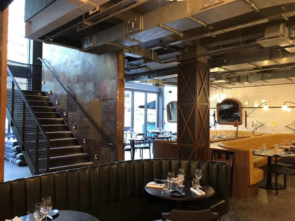 Restaurants & bars fit-out by JPS Services - detail 2